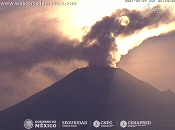 La Luna llena junto al