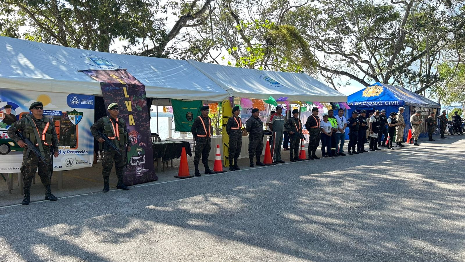 Bahía de prevención de CONRED en funcionamiento durante la temporada alta de movilidad en Semana Santa./(CONRED)