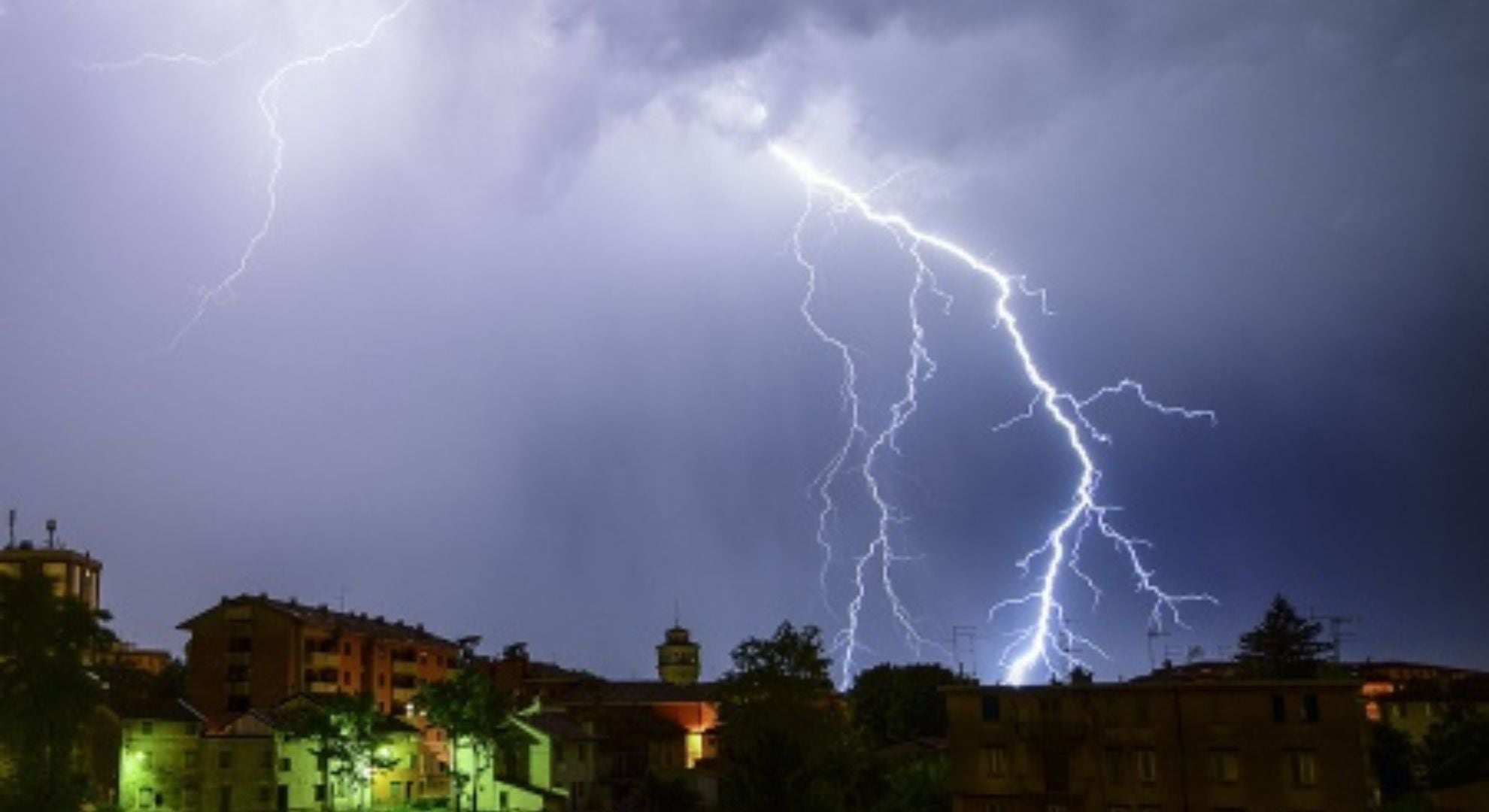 No se descarta posible actividad eléctrica (Télam)