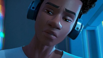Miles Morales no suelta los cascos ni su playlist de confianza
