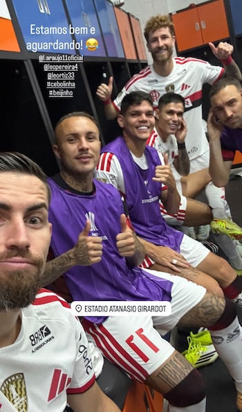 Jorginho, jugador del Mengao, dio un parte de tranquilidad a la hinchada tras la suspensión temporal del partido en Medellín - crédito @jorginho/Instagram