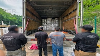 Sentencian a hombres que llevaba más de 900 kilos de marihuana ocultos entre sillas en un camión de mudanzas