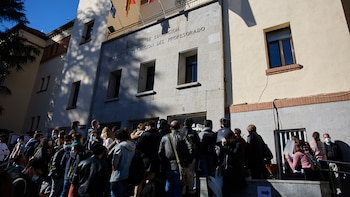 Las comunidades autónomas que mejor pagan a los médicos MIR en 2026