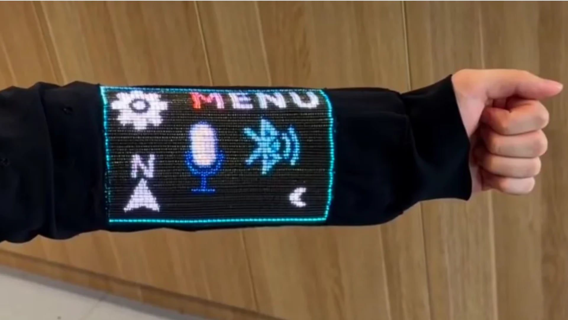 Crean una pantalla táctil que se integra a la ropa y se puede lavar. (NUS)