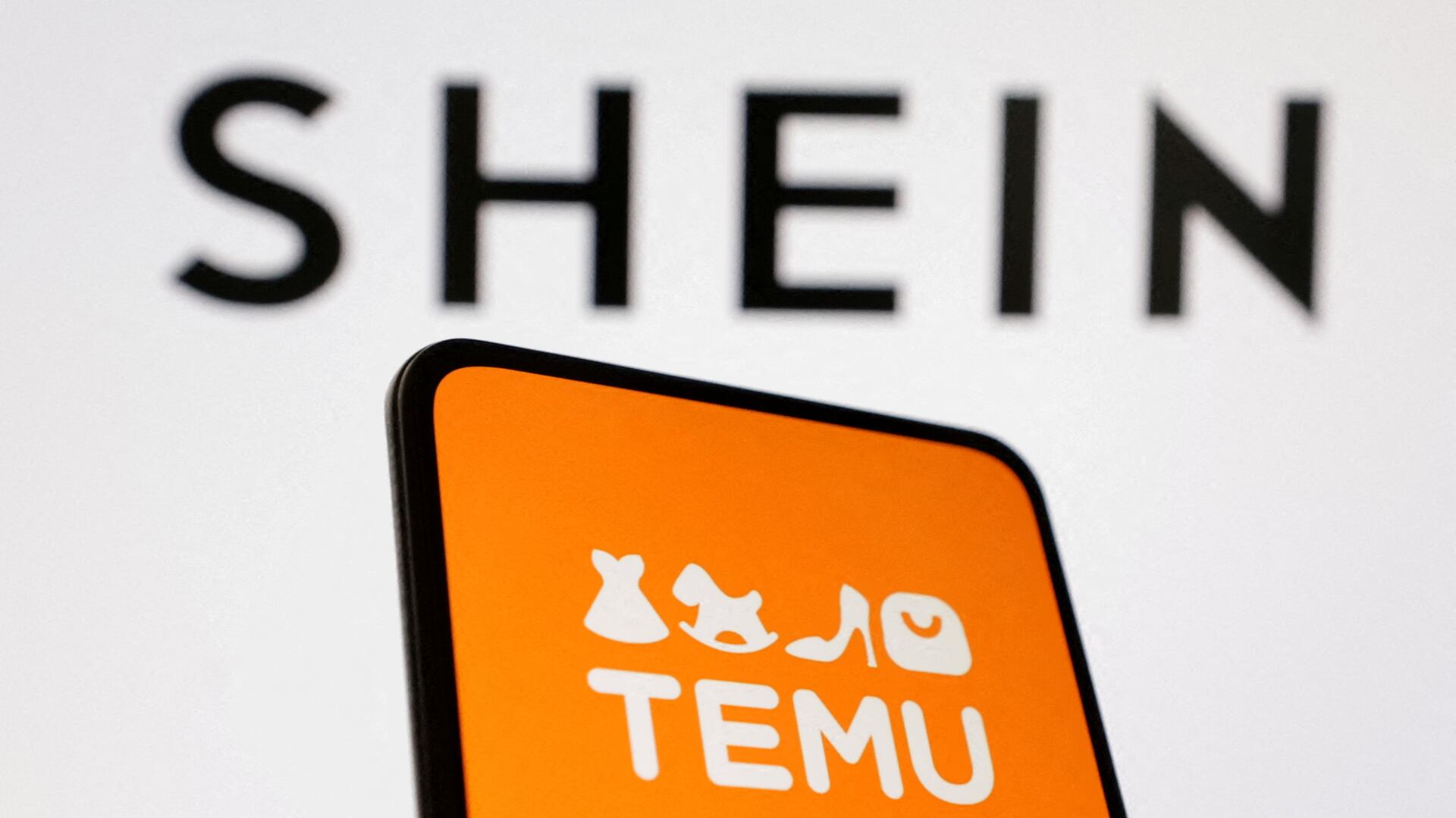 La Comisión Europea propuso adelantar a 2026 las medidas contra importaciones baratas de Temu y Shein (REUTERS/ARCHIVO)