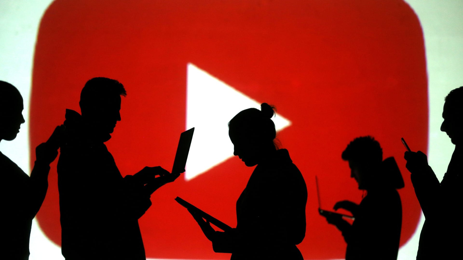 YouTube no solicita datos bancarios o requisitos complejos. (Foto: REUTERS)