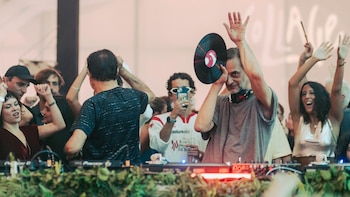 La escena electrónica internacional encuentra