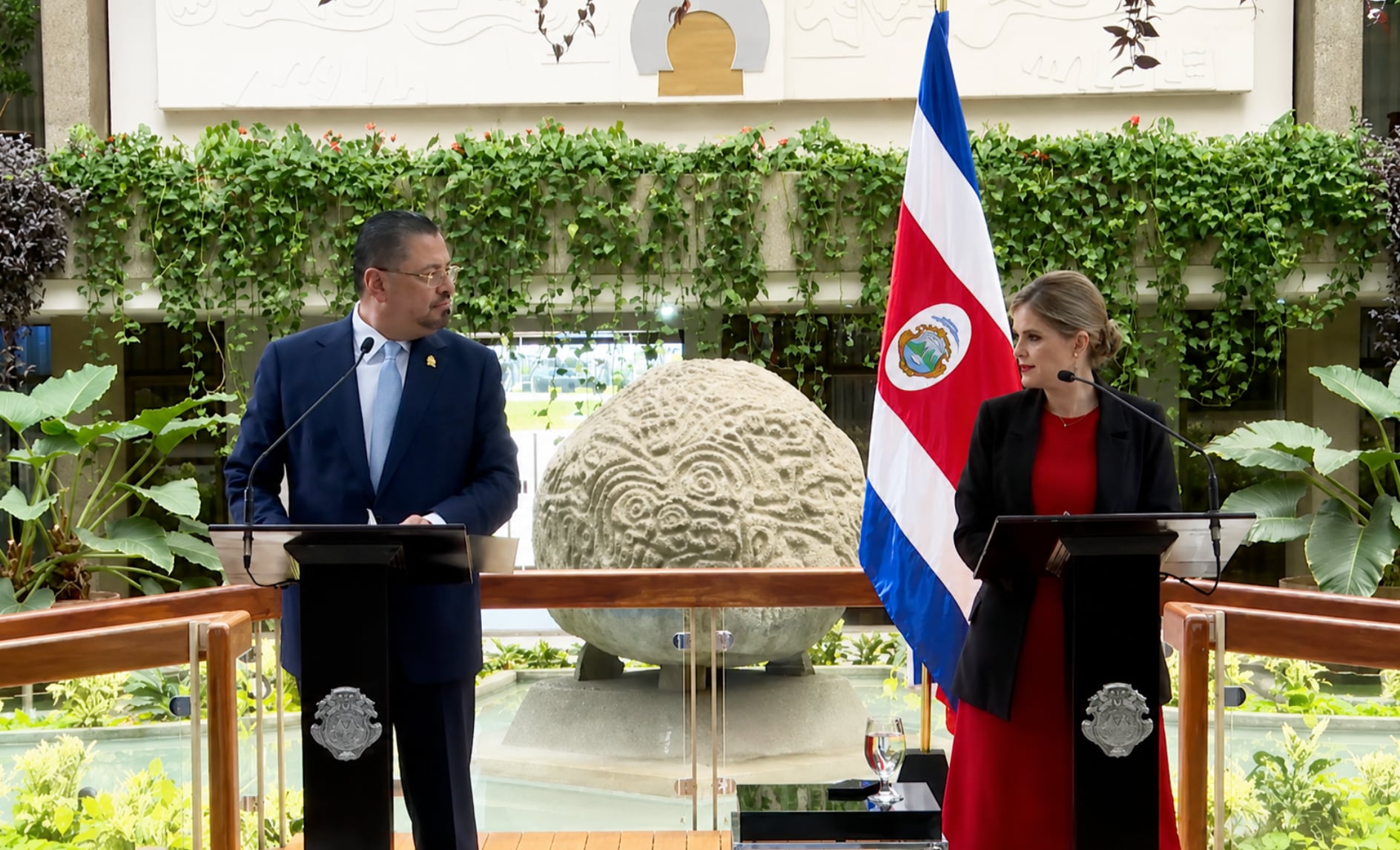 Costa Rica presenta paquete de 24 medidas para fortalecer el cobro de impuestos, combatir la evasión y el contrabando sin crear nuevos tributos
