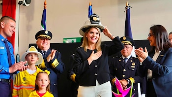 Laura Fernández es nombrada Primera Comandante General del Cuerpo de Bomberos de Costa Rica