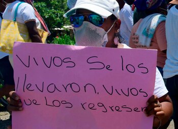 Un miembro de la etnia