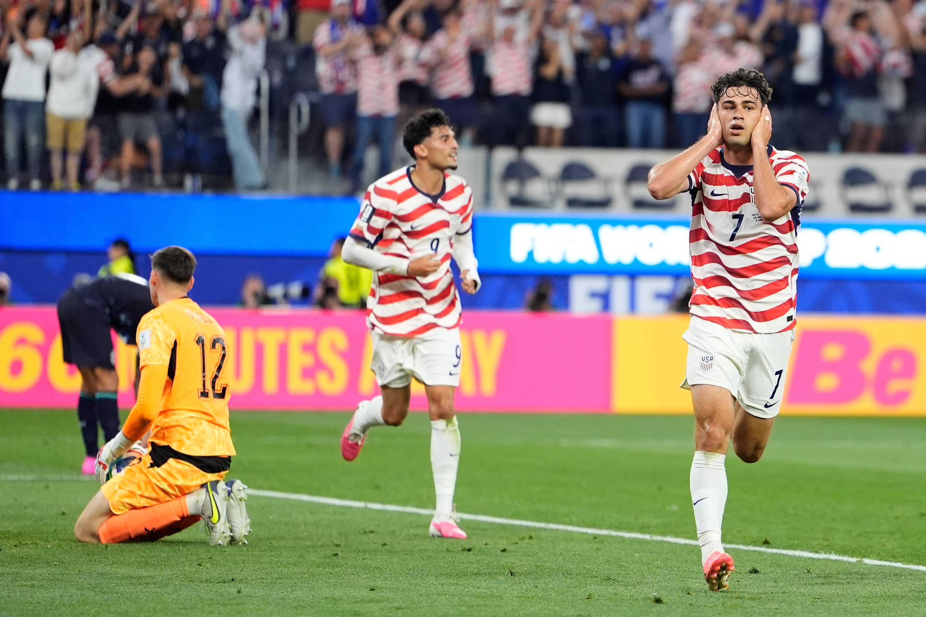 El primer puesto de Estados Unidos en el Grupo D del Mundial 2026 impulsó la demanda de camisetas en un torneo jugado en casa (AP Foto/Mark J. Terrill)