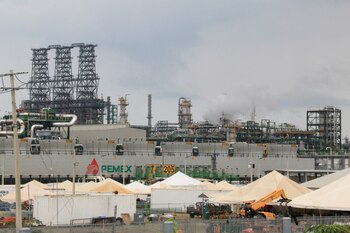 Una vista de la refinería