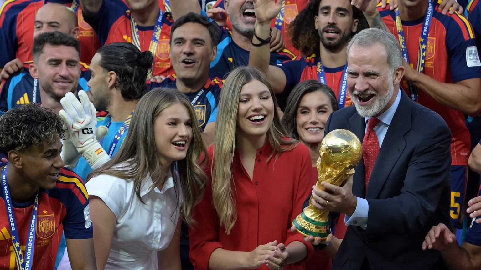 La prensa internacional se rinde ante los reyes y sus hijas en la final del Mundial 2026: “Fue especialmente emotivo”
