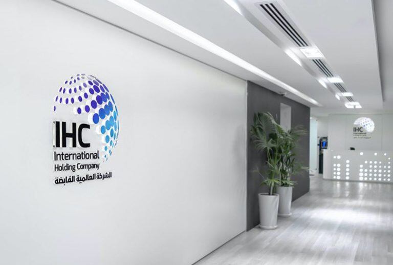 IHC Capital Holdings cuenta con más de 900 entidades y cotiza en bolsa - crédito IHC
