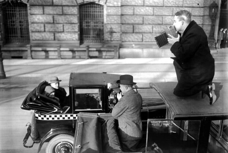 La historia del mundo de los paparazzi. (Wikimedia Commons)