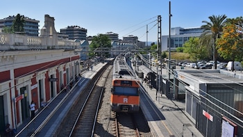Una incidencia de Adif interrumpe la circulación de los Rodalies en Barcelona justo el día que llega el papa León XIV
