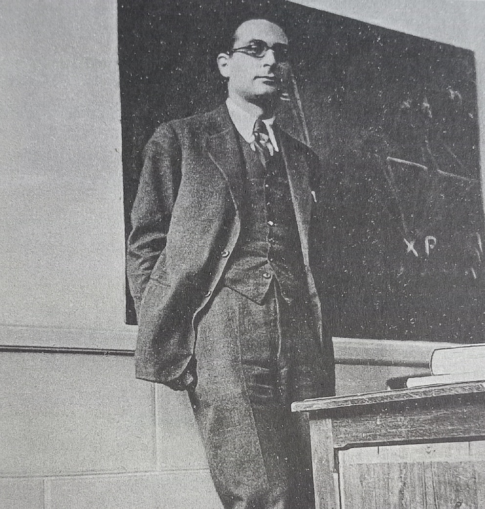 Claude Lévi-Strauss en una de las aulas de la Universidad de San Pablo, en Brasil (Crédito: Fondo de Cultura Económica)