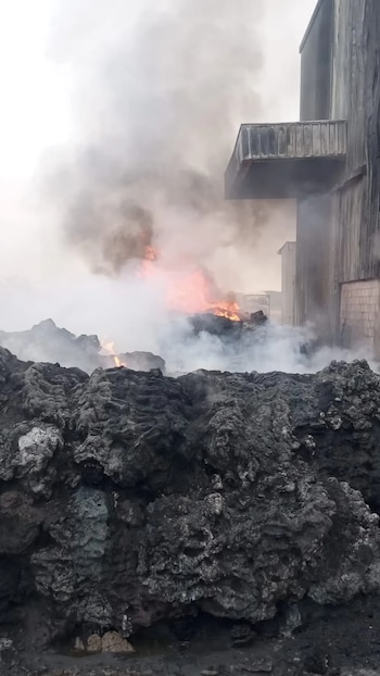 El incendio generó una columna