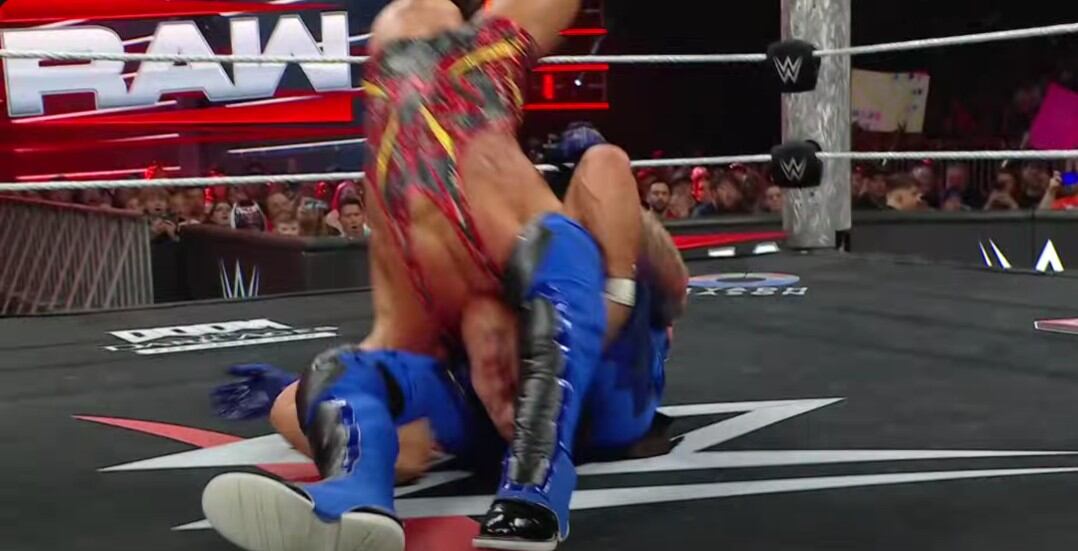 Con un Penta Destroyer, el luchador mexicano se llevo la victoria. (Captura de pantalla)