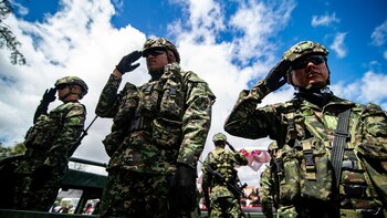 Ascienden a siete los militares