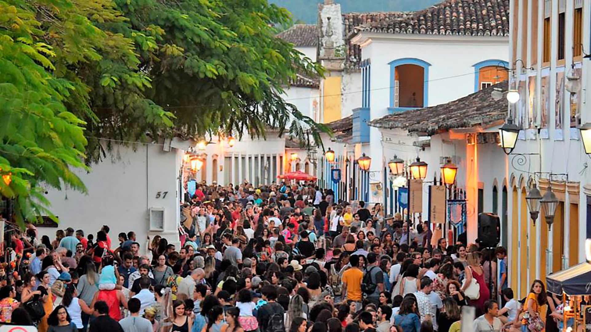 Entre comparsas y libros: Paraty, el festival literario más convocante de Brasil (Fotos: prensa FLIP)
