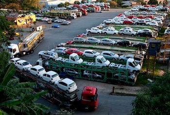 El 45% de los autos nuevos que se venden actualmente en Argentina vienen sin arancel de importación desde Brasil. REUTERS/Paulo Whitaker