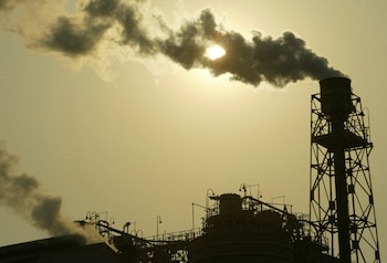 La transición industrial hacia cero emisiones netas debe ir más allá de la gestión de la energía y el carbono (REUTERS/Calvin Chang)