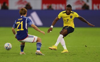 Pervis Estupiñan, uno de los nombres que parecen seguros en la lista final de Gustavo Alfaro rumbo a Qatar 2022. REUTERS/Thilo Schmuelgen