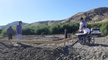 Es arquitecto y se dedica