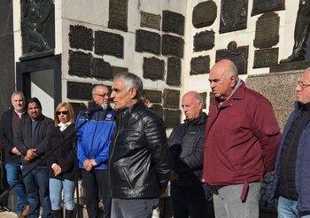 Roberto Bonetti, de la UOM Capital, en un homenaje a Augusto Vandor