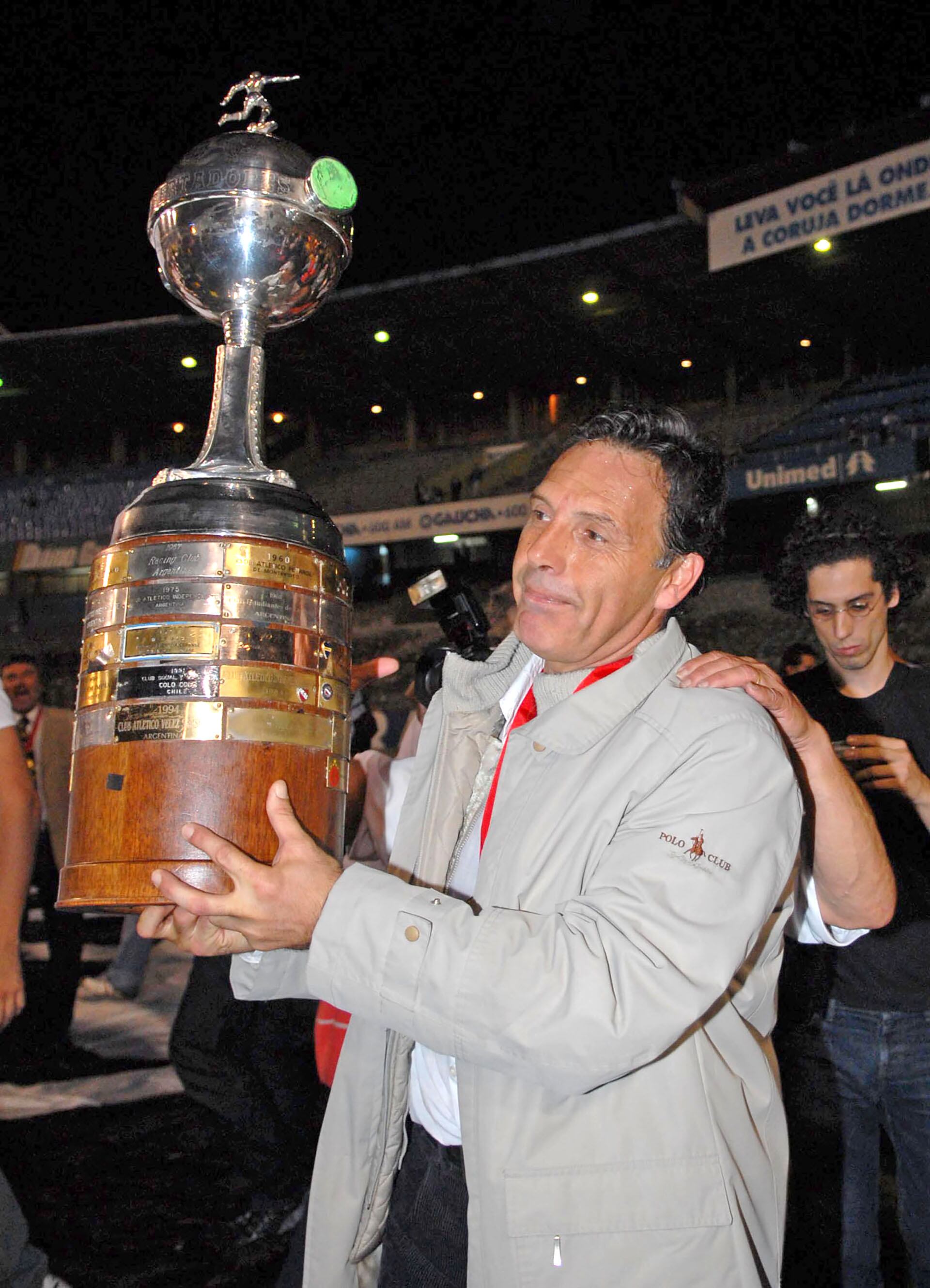 Inolvidable: Russo ganó la Copa Libertadores en su primera estadía en Boca Juniors en el 2007 (Foto: NA)