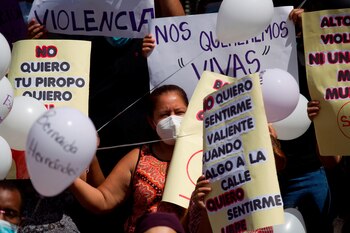 Ana Cruz señaló que los femicidios en Honduras dejan familias afectadas y niños en condición de orfandad. EFE/Gustavo Amador/Archivo