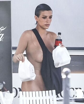 Bianca no llevaba corpiño y