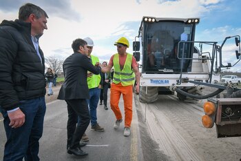 El gobernador realizó campaña para