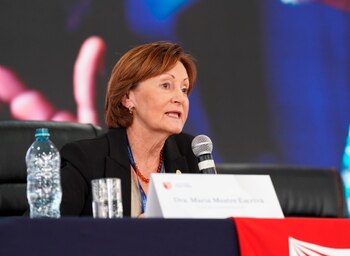 Dra. María Mestre, rectora de