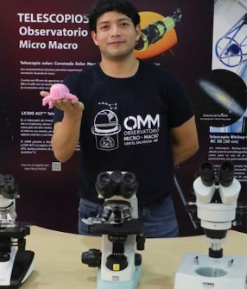 El biólogo salvadoreño Ervin Antonio Cortés Loarca participará en el International Air and Space Program organizado por AEXA Aerospace. (Foto cortesía UDB)