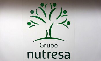Foto de archivo. El logo del productor colombiano de alimentos procesados Nutresa se ve en su sede de la ciudad de Medellín, Colombia, 26 de junio, 2019. REUTERS/Luis Jaime Acosta