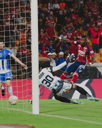 El futbolista también entraría en