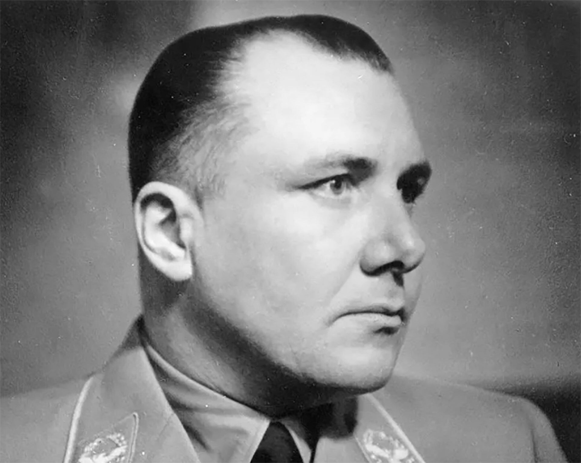 Martin Bormann fue uno de los nazis más cercanos a Adolf Hitler