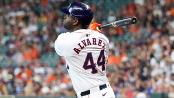 Yordan Álvarez entra en el