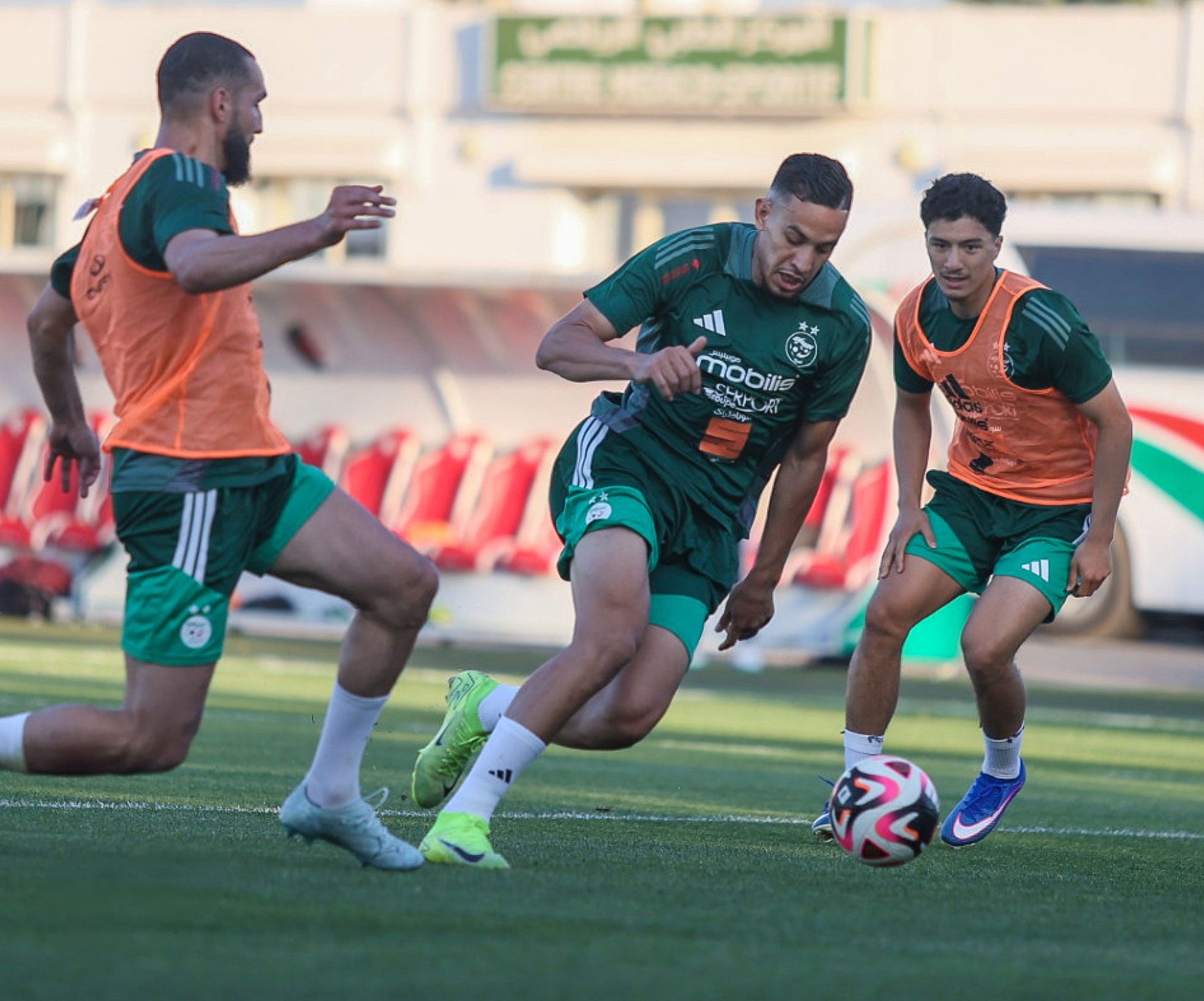 La selección de Argelia comenzó los entrenamiento previos al Mundial (@LesVerts)