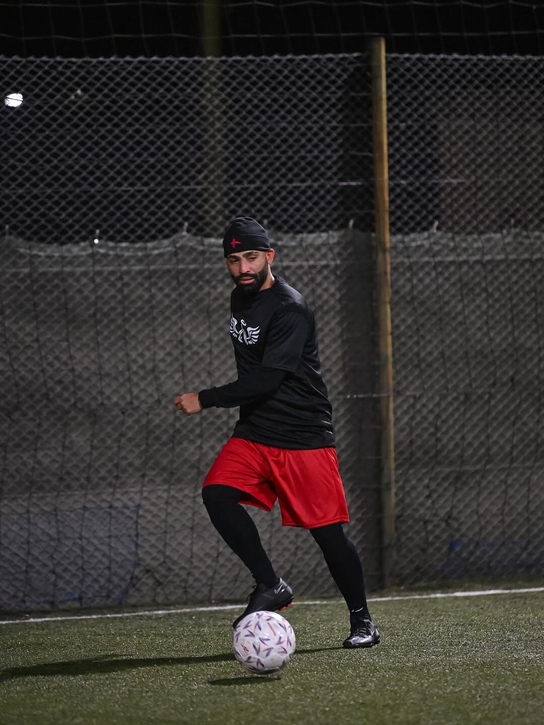 La cantante jugó un partido de fútbol cinco junto al rapero Arcángel en Buenos Aires (Instagram/mariabecerra)
