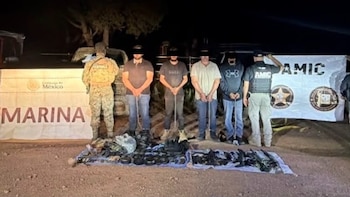 Detenidos tras el operativo en Sonora. Crédito: FGJES