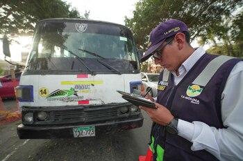 Uno de los vehículos intentó