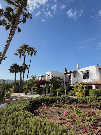 La villa mediterránea que sirvió de base para el recorrido ibicenco de la modelo argentina