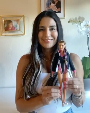 Este homenaje a Paola Espinoza