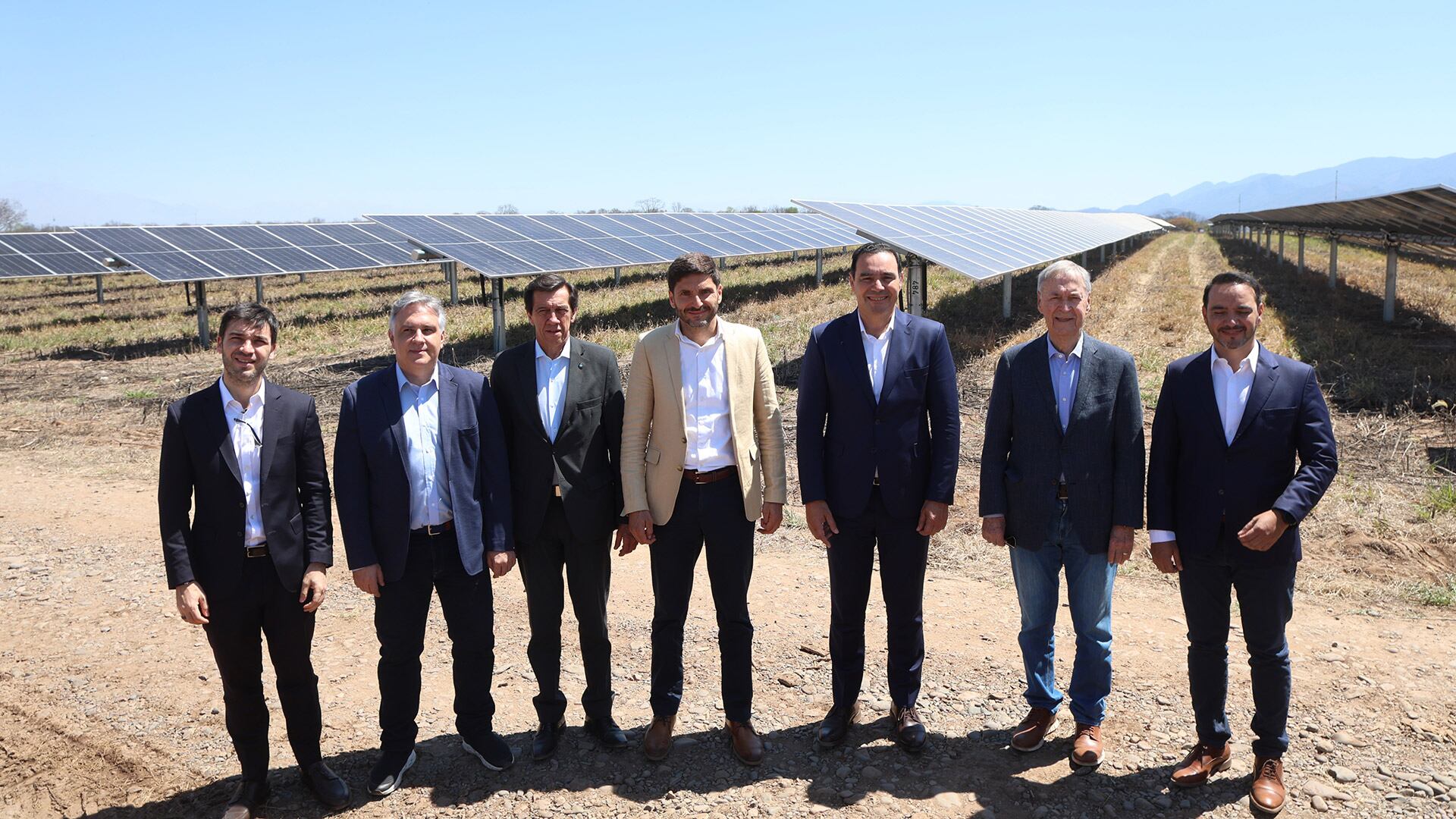 Los gobernadores de Provincias Unidas recorrieron el Parque Solar El Pongo y la Zona Franca de Perico