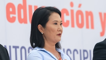 Keiko Fujimori adopta el modelo de Nayib Bukele en las escuelas: “Hombrecitos con el pelo corto y prohibido maquillarse”