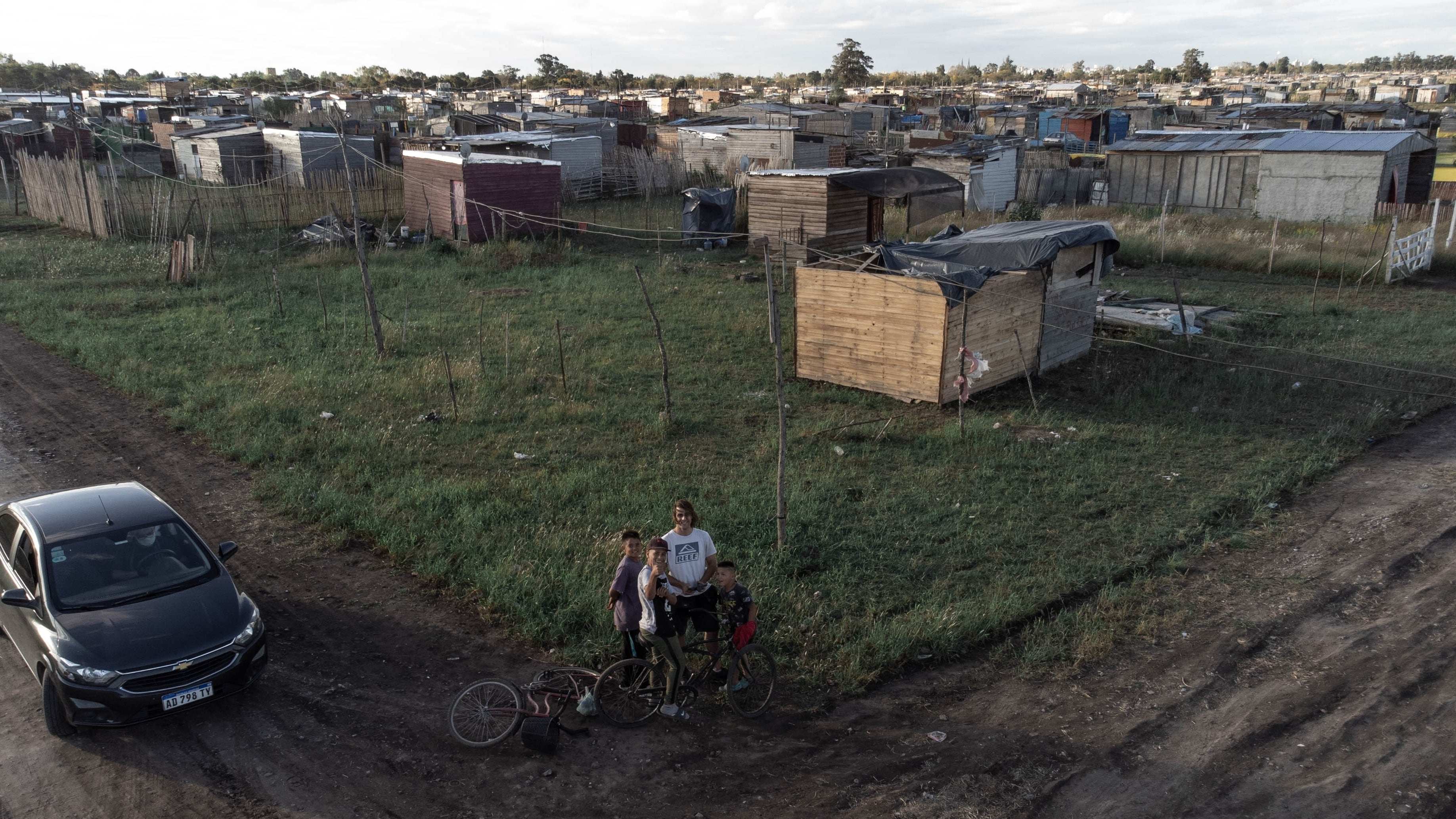 Una joven empleada de 21 años denunció que fue abusada por su jefe en la toma de Los Hornos (Foto: Franco Fafasuli)