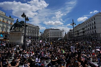 Miles de españoles se unieron en Madrid a los manifestantes que denuncian el racismo en todo el mundo